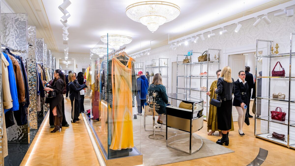 Showroom-ul MBBFW SS’27 a fost organizat la București, în cadrul Mercedes-Benz Fashion Week, ediția 2026